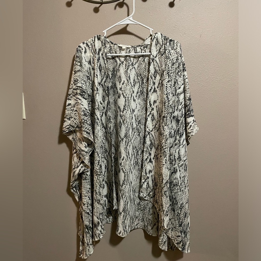 Maurices Flowy Kimono